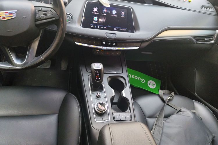 凯迪拉克XT4 2018款 28T 四驱领先型中控内饰18