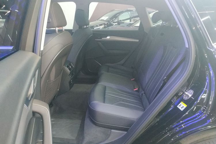 奥迪Q5L 2022款 40T 时尚动感型中控内饰7004