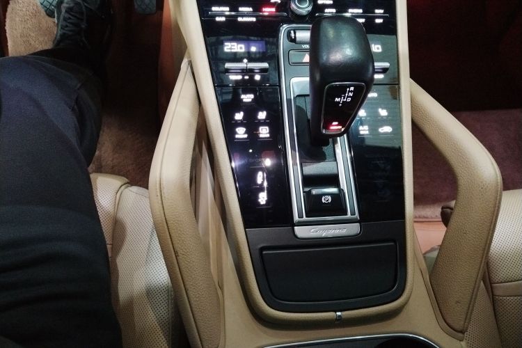 保时捷 2018款 Cayenne 3.0T中控内饰18