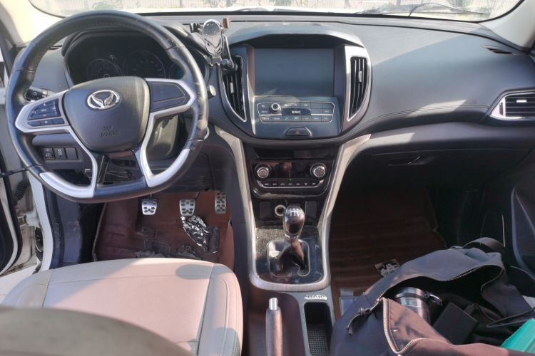 北汽幻速S5 2017款 1.3T 手动尊贵型中控内饰12