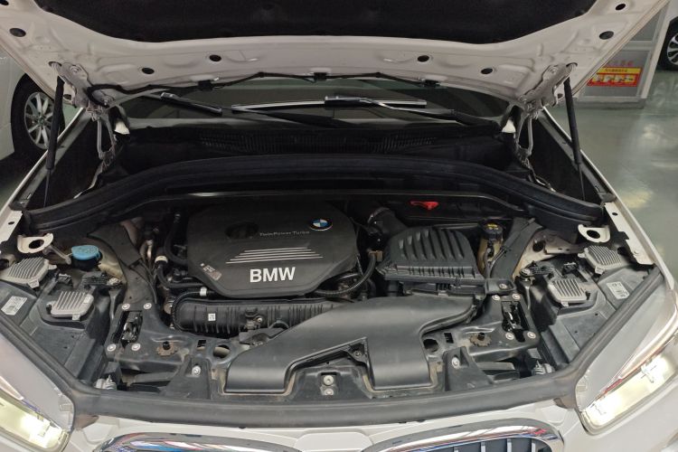 宝马X1 2019款 sDrive20Li 领先型机舱底盘24