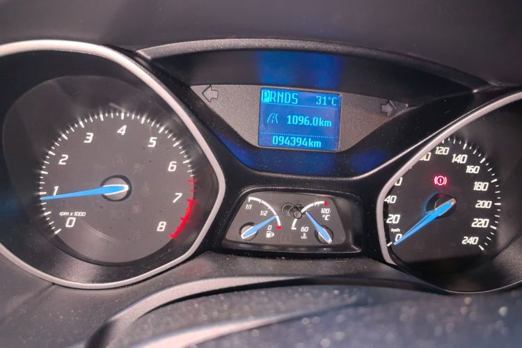 福特 福克斯 2012款 两厢 1.6L 自动舒适型中控内饰15