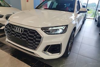 奥迪Q5L 2022款 改款 45T 豪华动感型