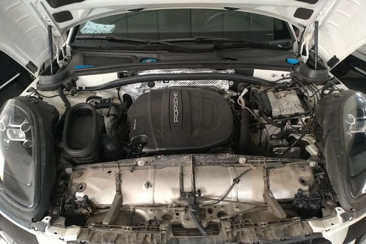 保时捷 2021款 Macan 2.0T机舱底盘24