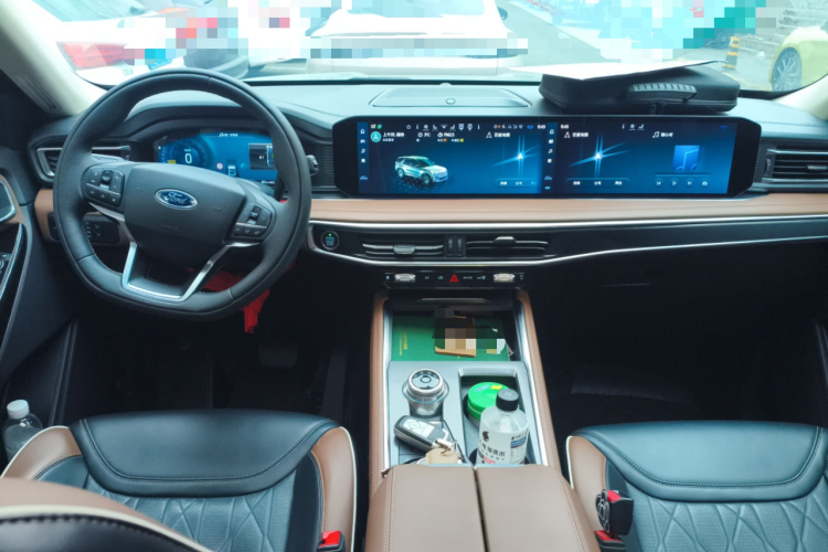 福特 探险者 2023款 EcoBoost 285 四驱钛金版 7座中控内饰7002