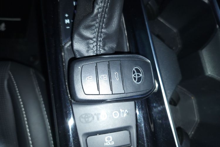 丰田 凯美瑞 2024款 2.0G 尊贵版中控内饰11