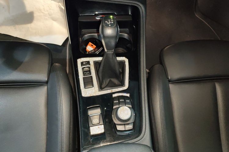 宝马1系 2018款 118i 运动型中控内饰18