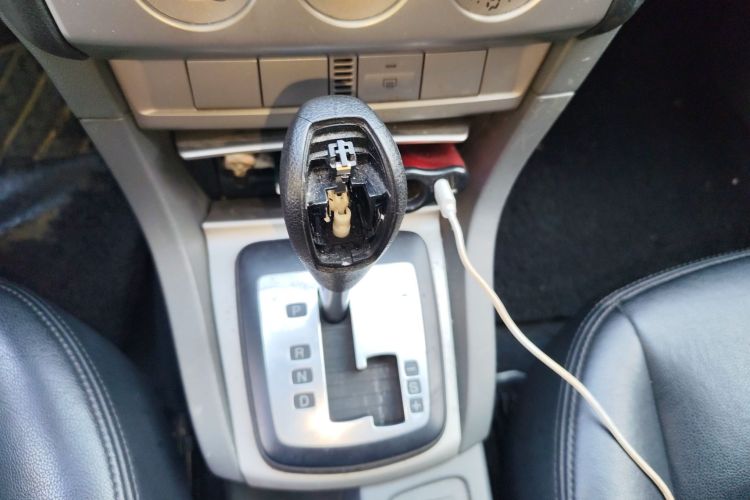 福特 福克斯 2013款 两厢经典 1.8L 自动基本型中控内饰18