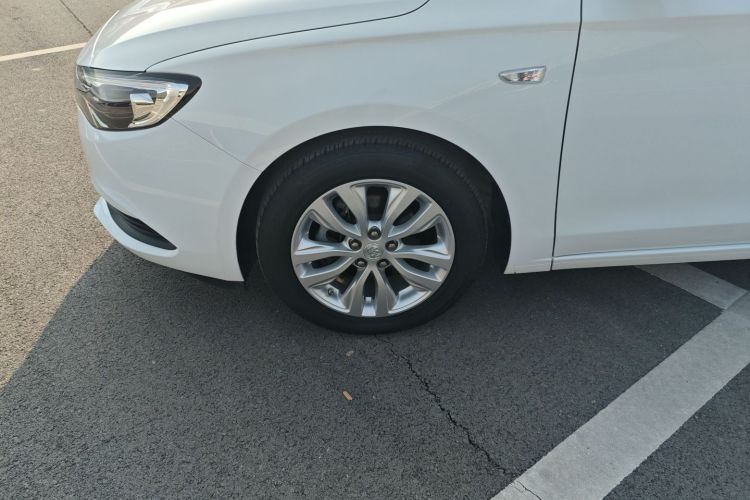 别克 英朗 2021款 改款 典范 1.5L 自动精英型车身外观6007