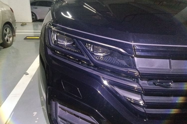 大众 途锐 2023款 3.0TSI 锐享版 曜黑运动套装车身外观8