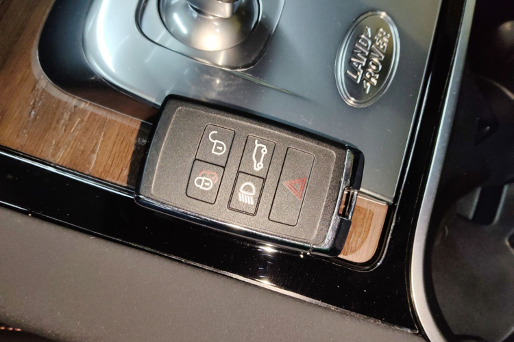 路虎 发现运动版 2020款 249PS R-Dynamic 性能版中控内饰7001