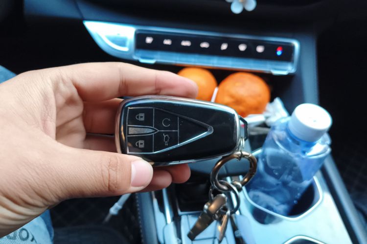 长安 逸动 2022款 PLUS 蓝鲸NE 1.4T GDI DCT尊贵版中控内饰11