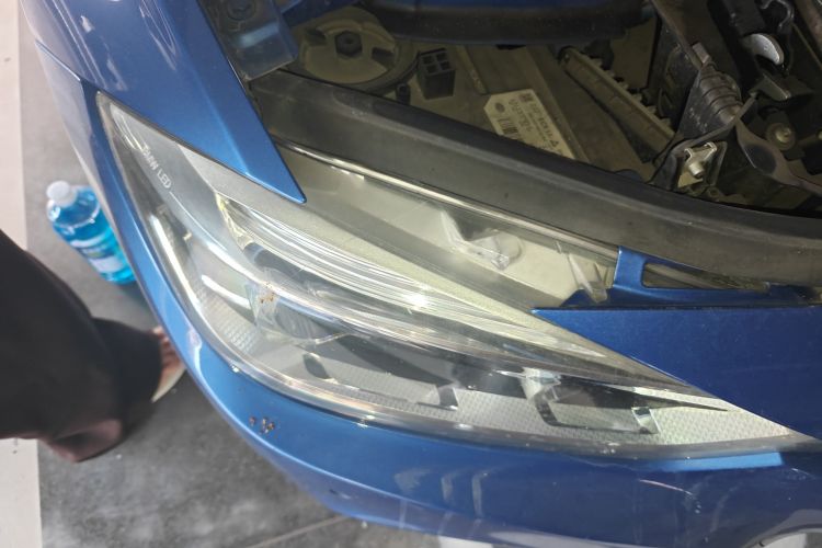 宝马3系 2018款 320i M运动套装车身外观8