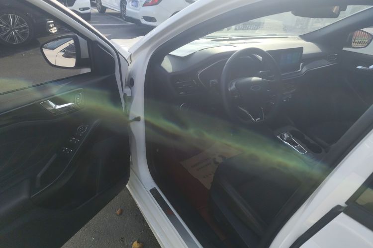 福特 福克斯 2021款 三厢 EcoBoost 180 自动ST Line中控内饰20