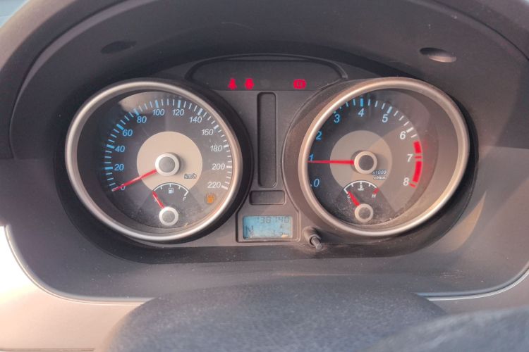 别克 凯越 2013款 1.5L 自动经典型中控内饰14