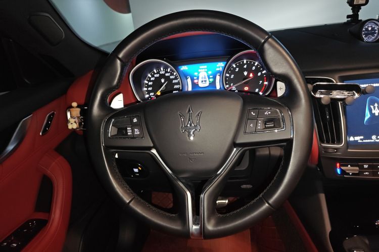 玛莎拉蒂 Levante 2019款 3.0T 标准版 国VI中控内饰13