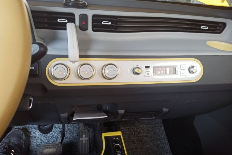 五菱汽车 宏光MINIEV 2021款 马卡龙时尚款 三元锂中控内饰16