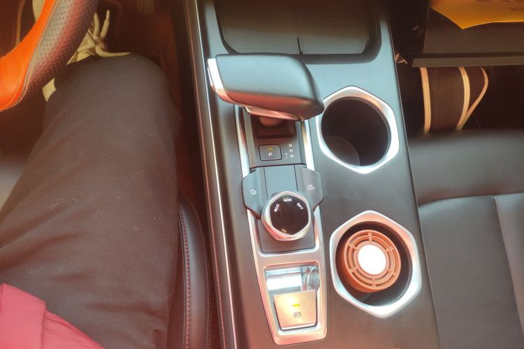 长安CS55PLUS 2022款 第二代 1.5T DCT尊贵型中控内饰18