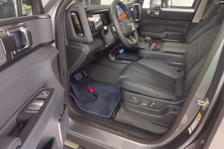 方程豹 豹5 2025款 云辇激光乾崑智驾版中控内饰20