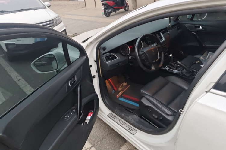 标致508 2012款 2.0L 自动智享版中控内饰20