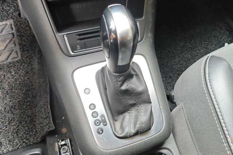 大众 途观 2016款 300TSI 自动两驱风尚版局部细节18