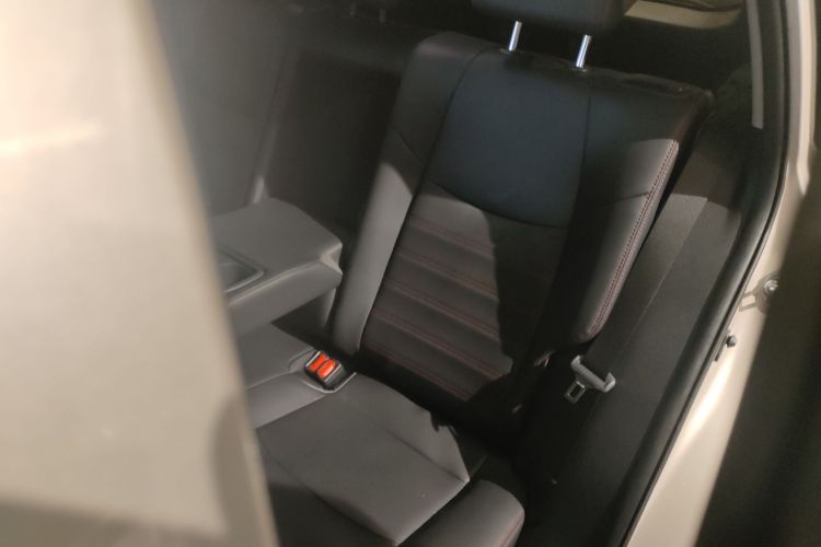 丰田 威兰达新能源 2023款 高性能版 2.5L 两驱劲擎版中控内饰21