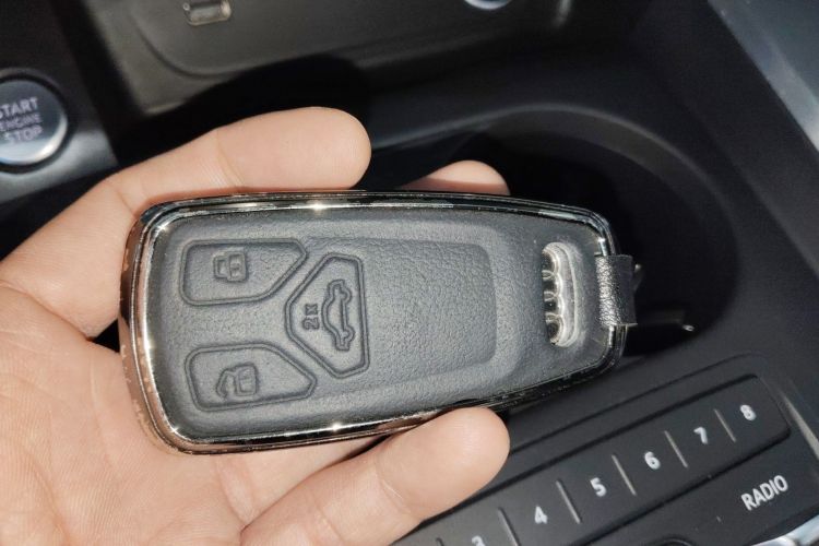 奥迪A4L 2018款 30周年年型 40 TFSI 时尚型中控内饰7001