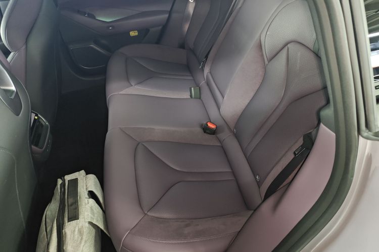 小鹏P7 2025款 750 四驱高性能 Ultra中控内饰7004