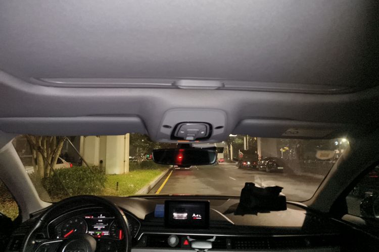 奥迪A4L 2018款 30周年年型 40 TFSI 进取型中控内饰22