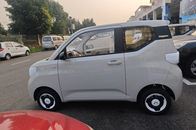 五菱汽车 宏光MINIEV 2024款 第三代 215km 青春版车身外观4