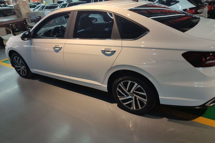 大众 朗逸 2023款 300TSI DSG星空满逸版车身外观4