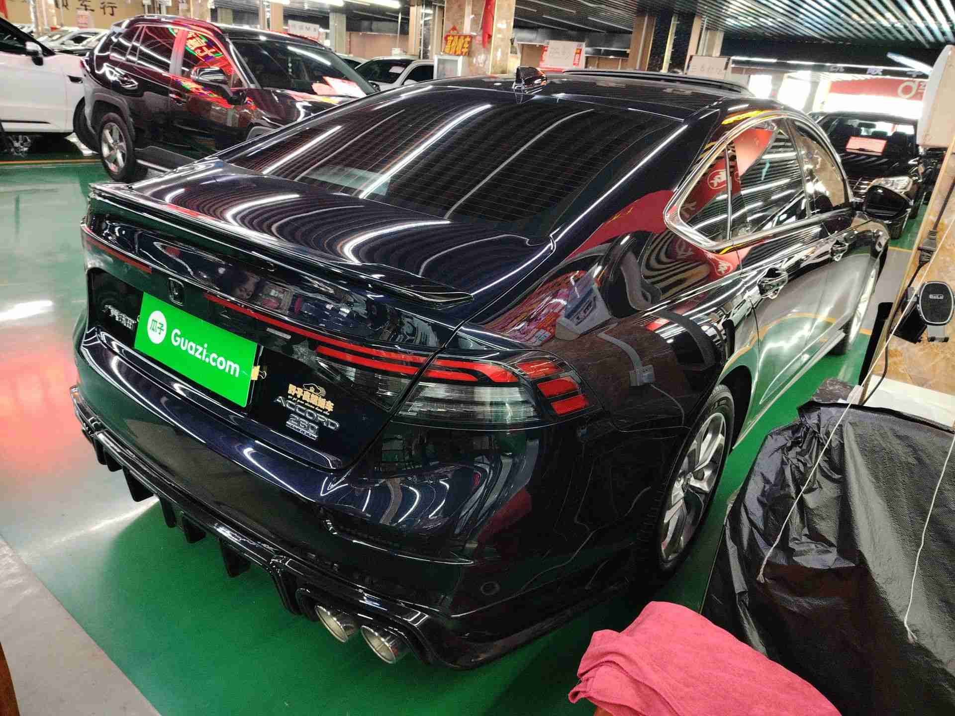 车辆右后45度角外观实拍