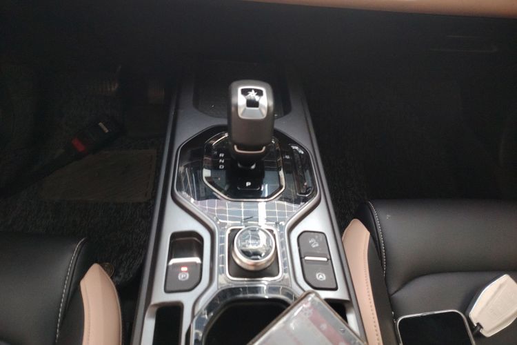 吉利汽车 吉利icon 2023款 1.5TD 巧克力醇巧版中控内饰18