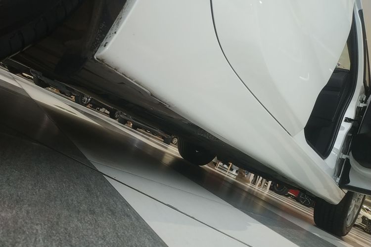 宝马2系旅行车 2016款 218i 领先型局部细节9001