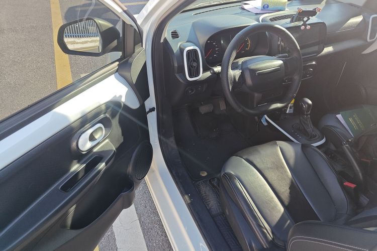 荣威 科莱威CLEVER 2022款 311km元气啵啵版中控内饰20