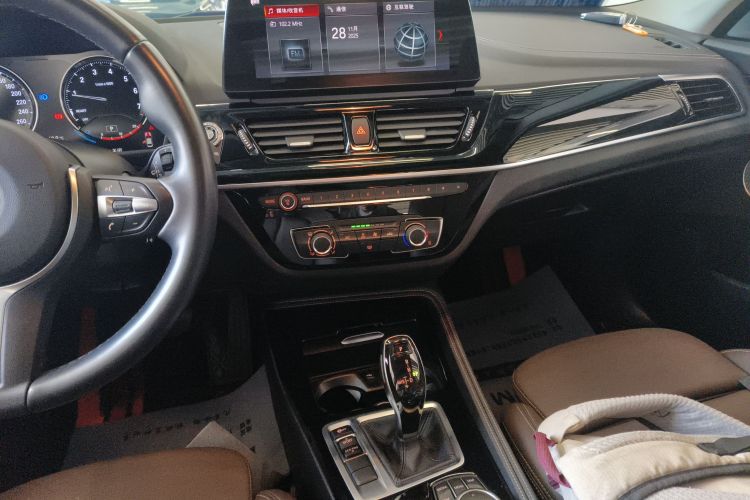 宝马1系 2023款 120i M运动曜夜版局部细节16