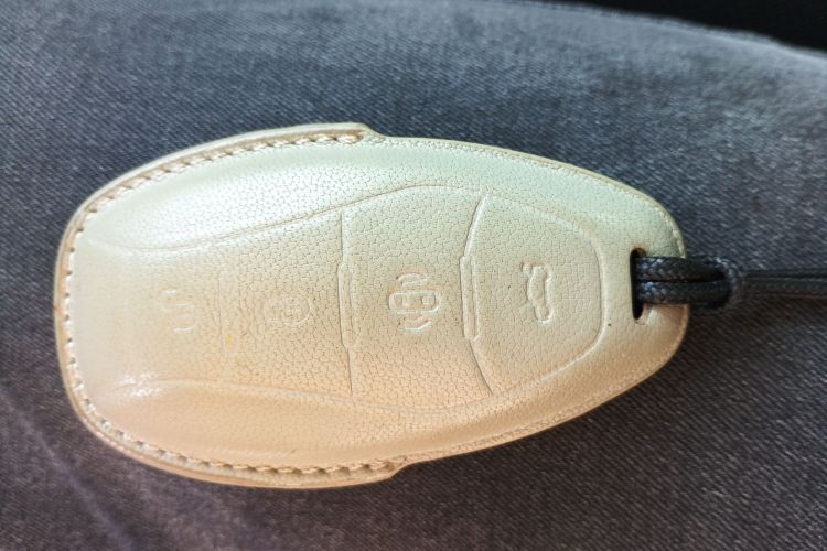 红旗H5 2023款 2.0T 自动智联旗畅版中控内饰11