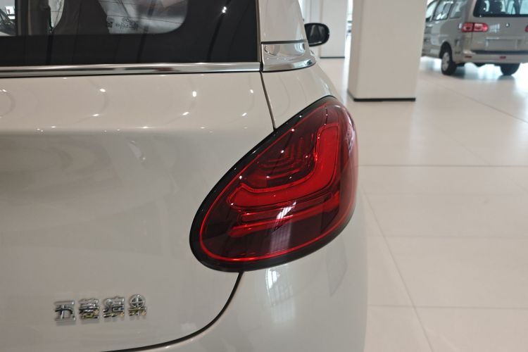 五菱汽车 五菱缤果 2025款 333km 灵犀互联款车身外观9