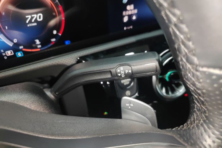 奔驰A级 2022款 改款三 A 200 L 运动轿车时尚型中控内饰18