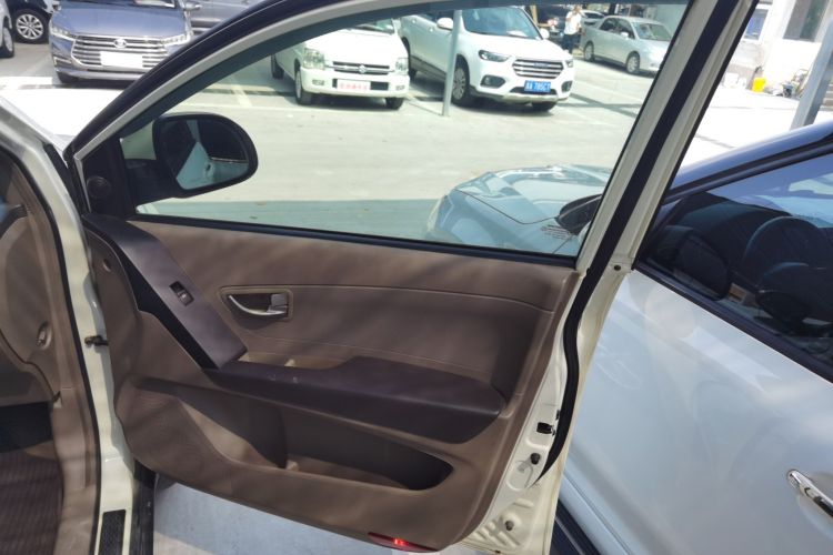 双龙 柯兰多 2011款 2.0T 柴油两驱自动豪华导航版中控内饰7005