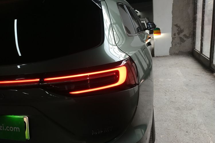 鸿蒙智行 问界M7 2022款 1.5T 后驱舒适版车身外观9