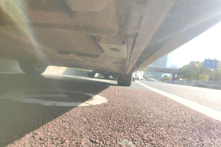 腾势D9 2024款 DM-i 980 四驱尊贵型局部细节9004