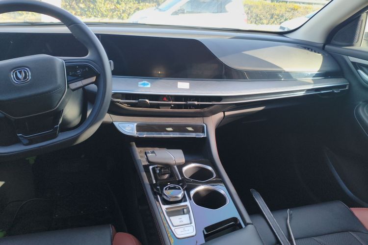 长安 逸动 2022款 PLUS 蓝鲸NE 1.4T GDI DCT尊贵版局部细节16