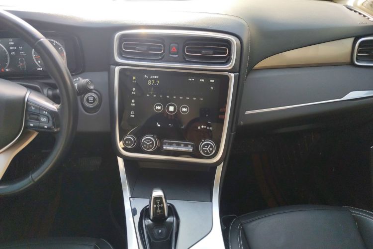 领克01 2018款 2.0T 两驱型+版中控内饰16