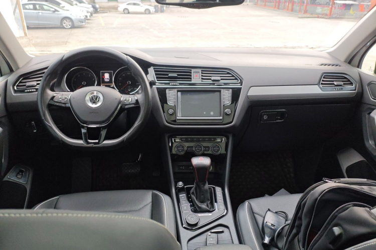 大众 途观L 2017款 380TSI 自动四驱旗舰版中控内饰7002