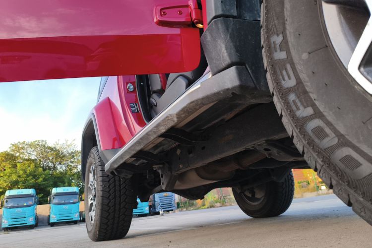 北京BJ40 2020款 2.0T 自动四驱致敬2020版侠客型局部细节9001