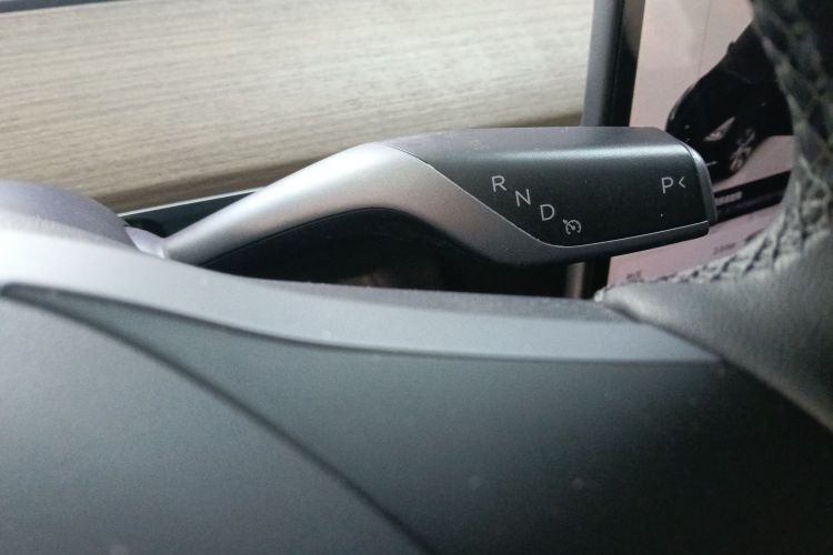 特斯拉 Model Y 2023款 后轮驱动版中控内饰18