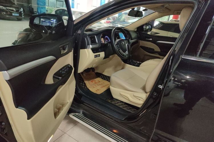 丰田 汉兰达 2018款 2.0T 两驱精英版 5座 国V中控内饰20
