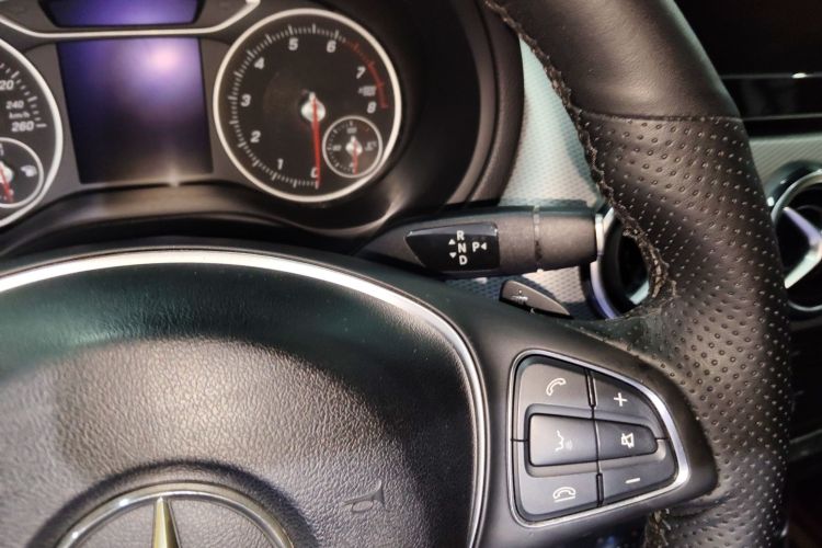 奔驰B级 2015款 B 200 时尚型中控内饰18