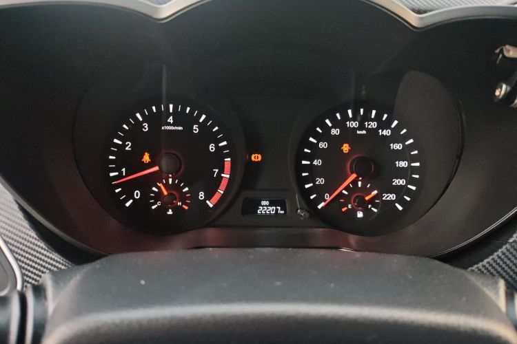 海马 福美来 2015款 1.6L 手动悦尚型中控内饰14